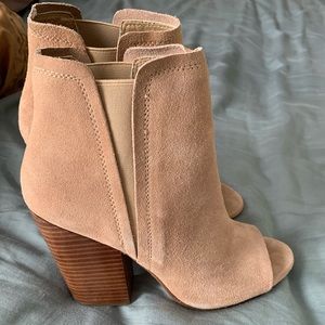 Cute nude heels